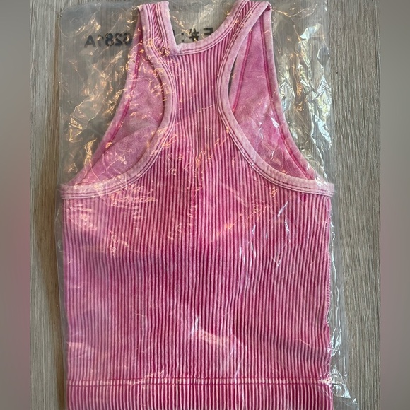 NEW ZENANA WASHED SEAMLESS BRA PADDED V-NECK CROPPED TANK HOT PINK S/M L/XL - Picture 3 of 4